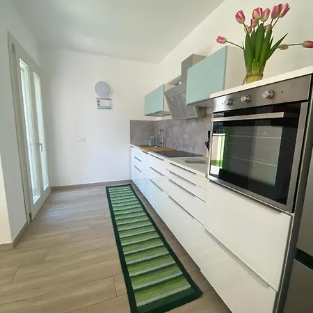 Semesterbostad Casa Emali *